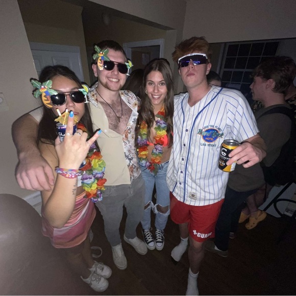 Meet your Posher, Curtis - Picture 1 of 1